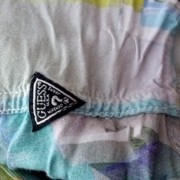 GUESS Palm button down Sm - Picture 8 of 8